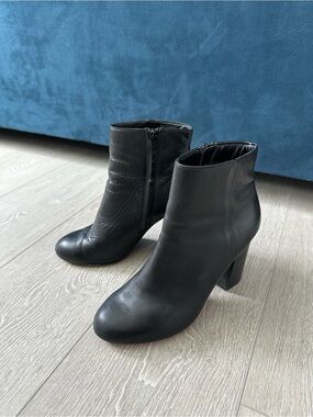 Aldo Black Leather Ankle Boots - Size 9